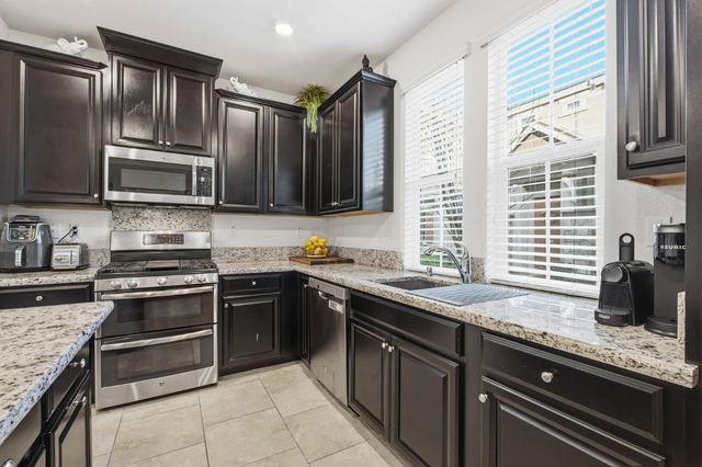 4032 Montcalm Pl, Roseville, CA 95747