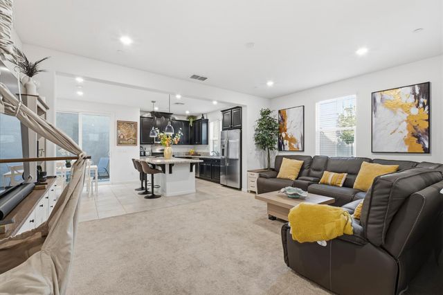 4032 Montcalm Pl, Roseville, CA 95747