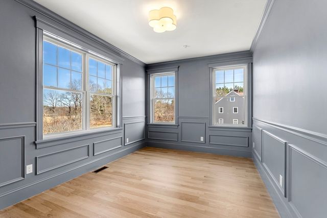 24 Fellows Rd 3, Ipswich, MA 01938