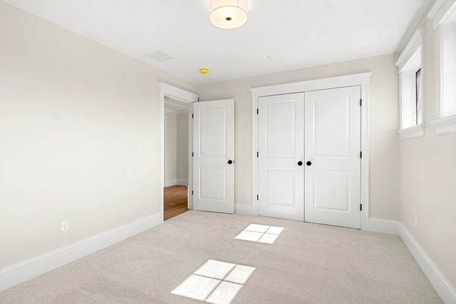 24 Fellows Rd 3, Ipswich, MA 01938