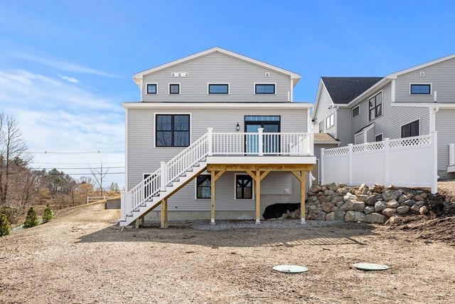 24 Fellows Rd 3, Ipswich, MA 01938