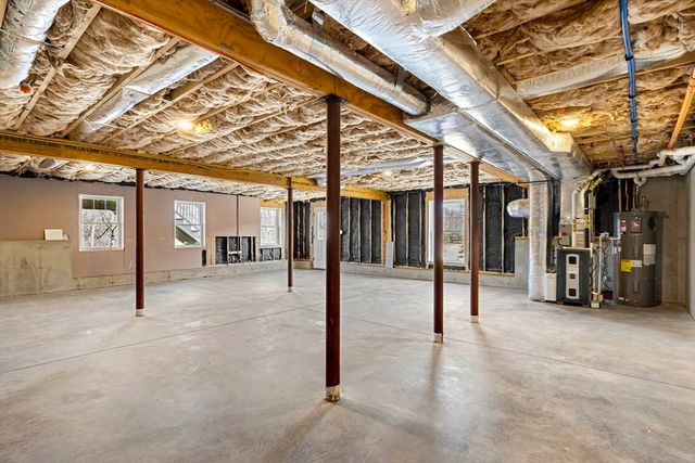 24 Fellows Rd 3, Ipswich, MA 01938