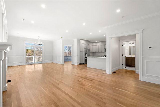 24 Fellows Rd 3, Ipswich, MA 01938