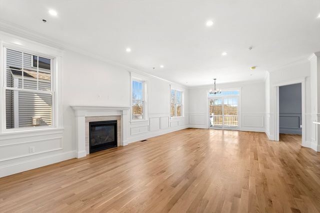 24 Fellows Rd 3, Ipswich, MA 01938