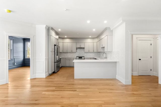 24 Fellows Rd 3, Ipswich, MA 01938