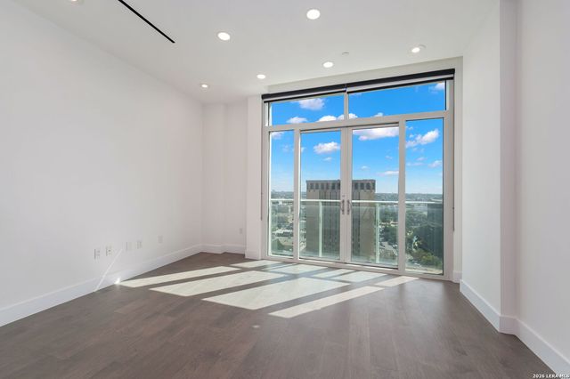 123 Lexington Ave Apt 1303, San Antonio, TX 78205