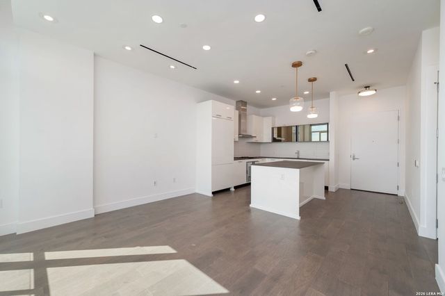 123 Lexington Ave Apt 1303, San Antonio, TX 78205