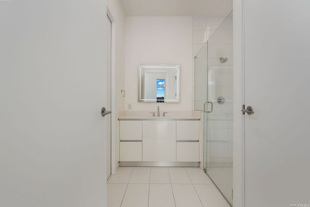 123 Lexington Ave Apt 1303, San Antonio, TX 78205