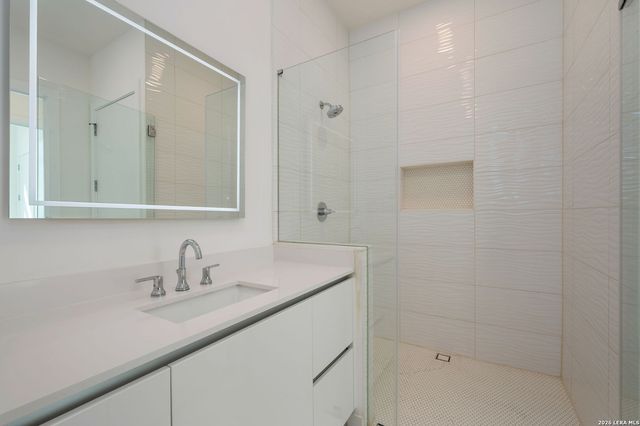 123 Lexington Ave Apt 1303, San Antonio, TX 78205