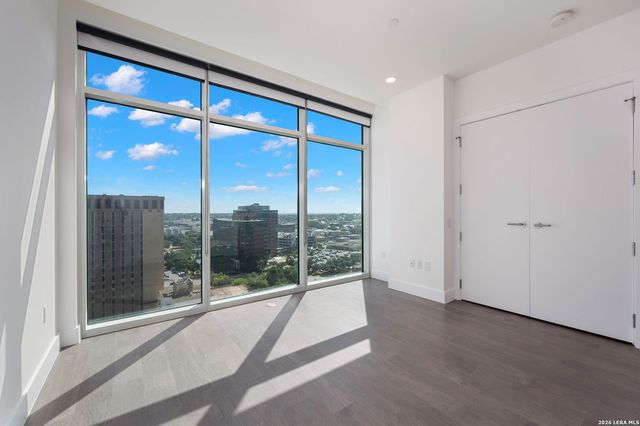 123 Lexington Ave Apt 1303, San Antonio, TX 78205