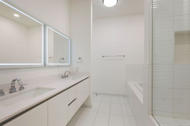 123 Lexington Ave Apt 1303, San Antonio, TX 78205