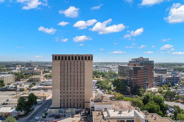 123 Lexington Ave Apt 1303, San Antonio, TX 78205