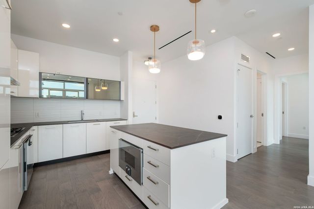 123 Lexington Ave Apt 1303, San Antonio, TX 78205