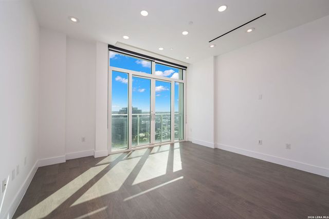 123 Lexington Ave Apt 1303, San Antonio, TX 78205