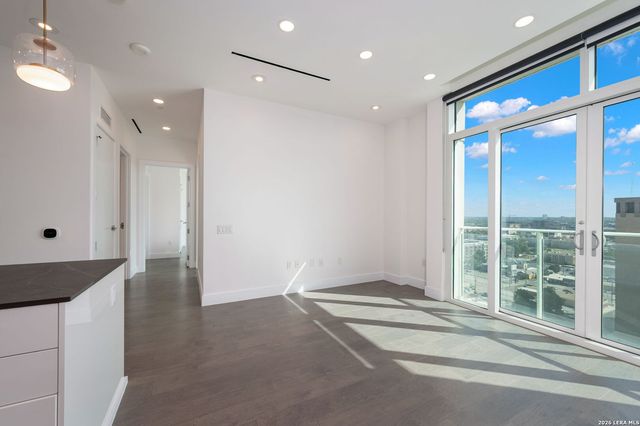 123 Lexington Ave Apt 1303, San Antonio, TX 78205