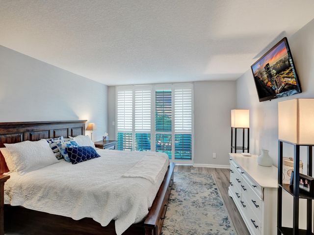 3051 NE 48th Street 205, Fort Lauderdale, FL 33308