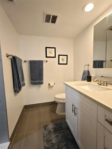 3051 NE 48th Street 205, Fort Lauderdale, FL 33308