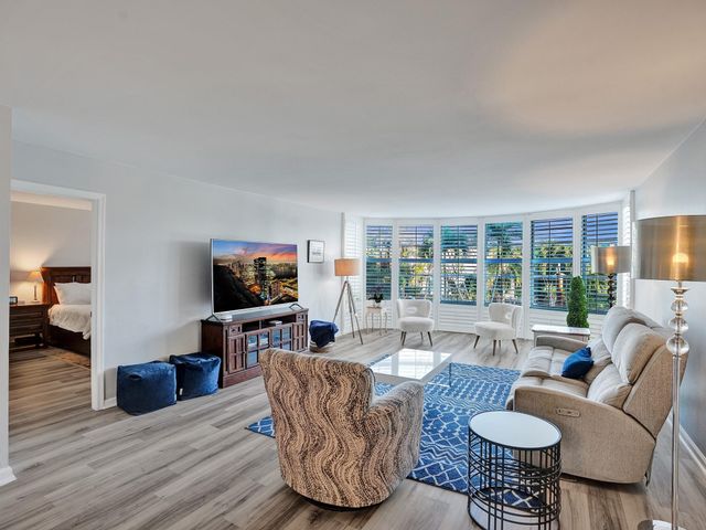 3051 NE 48th Street 205, Fort Lauderdale, FL 33308