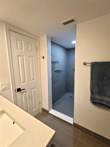 3051 NE 48th Street 205, Fort Lauderdale, FL 33308