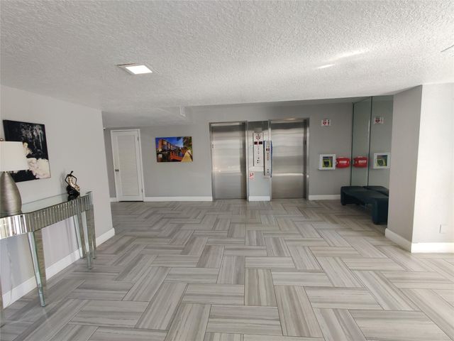 3051 NE 48th Street 205, Fort Lauderdale, FL 33308