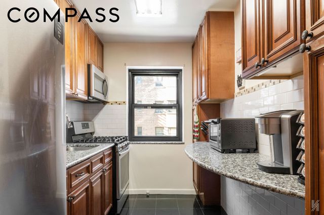 3410 94th St Apt 3D, New York City, NY 11372