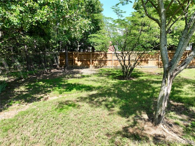 46 Acorn Street, Eufaula, OK 74432