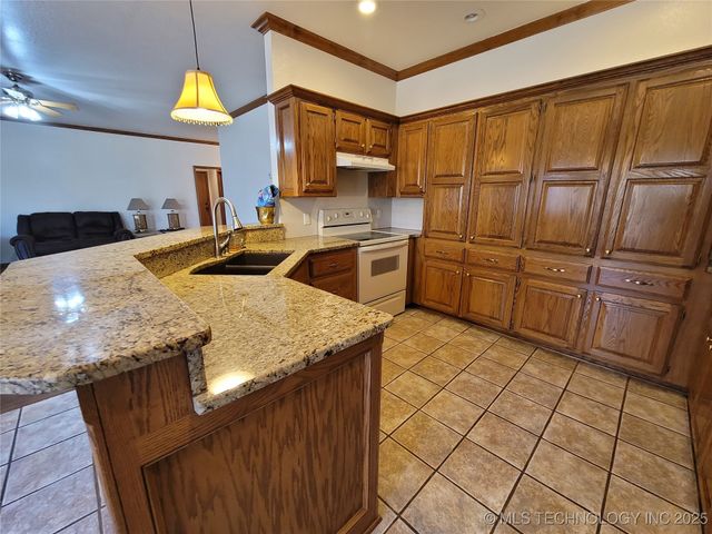 46 Acorn Street, Eufaula, OK 74432