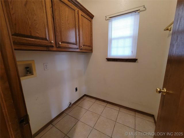 46 Acorn Street, Eufaula, OK 74432