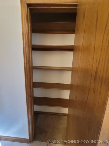 46 Acorn Street, Eufaula, OK 74432