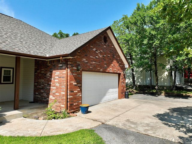 46 Acorn Street, Eufaula, OK 74432