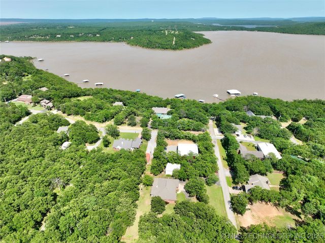 46 Acorn Street, Eufaula, OK 74432