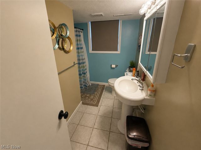 2042 Coit Drive NW, Warren, OH 44485