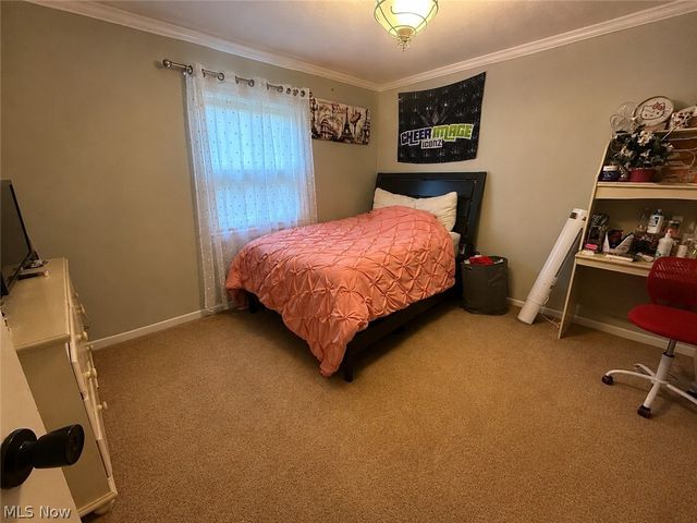 2042 Coit Drive NW, Warren, OH 44485