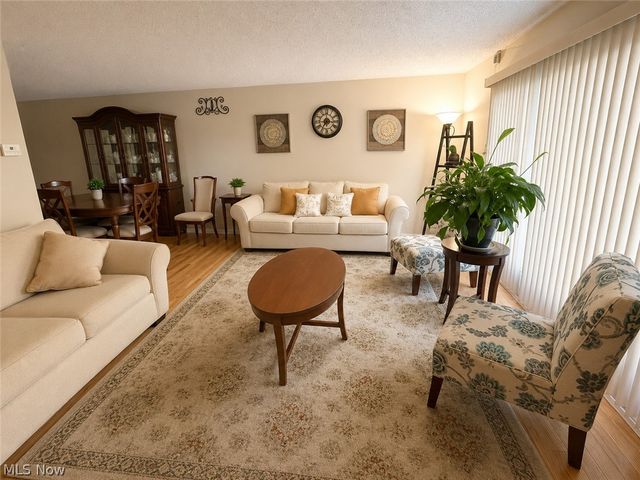 2042 Coit Drive NW, Warren, OH 44485