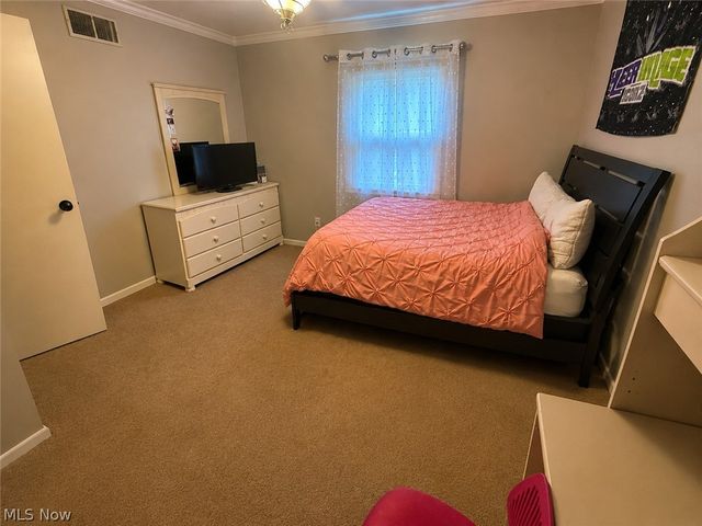 2042 Coit Drive NW, Warren, OH 44485