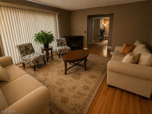 2042 Coit Drive NW, Warren, OH 44485