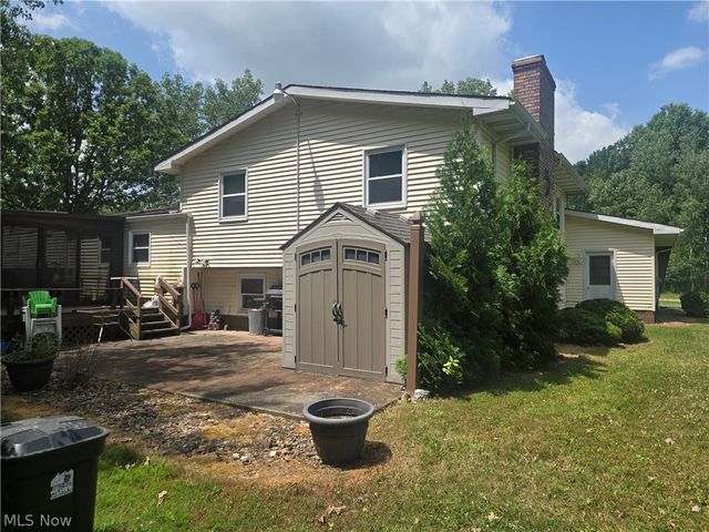 2042 Coit Drive NW, Warren, OH 44485