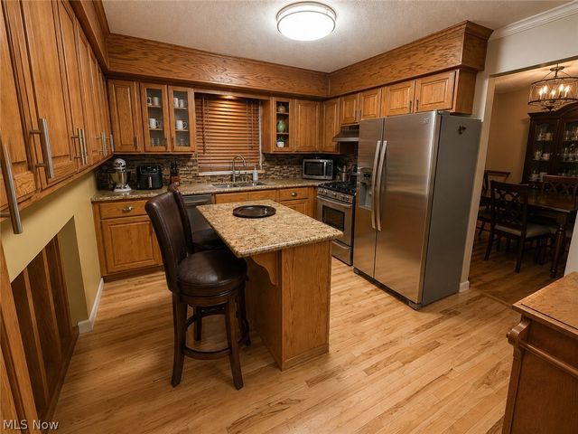 2042 Coit Drive NW, Warren, OH 44485