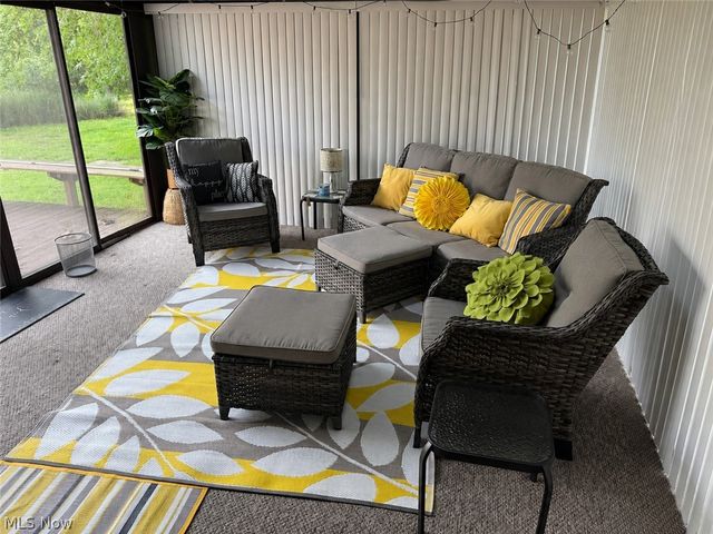2042 Coit Drive NW, Warren, OH 44485