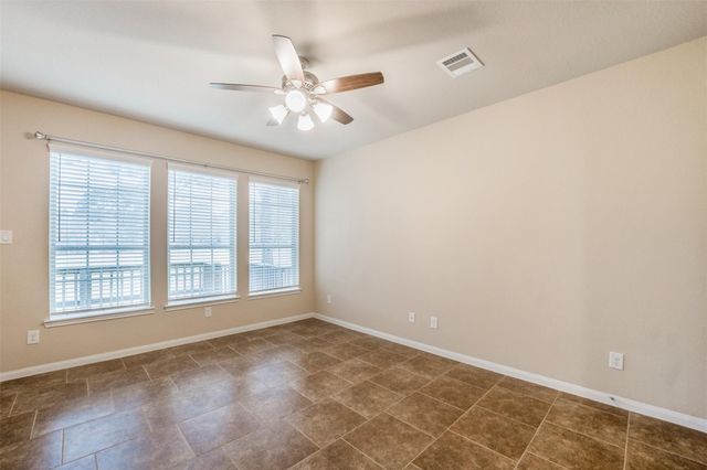 16020 Fountainview Drive 21, Montgomery, TX 77356