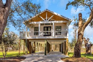 105 Austin Lane, Bay Saint Louis, MS 39520