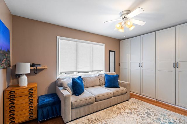 11 W Hitchcock Avenue, Floral Park, NY 11001