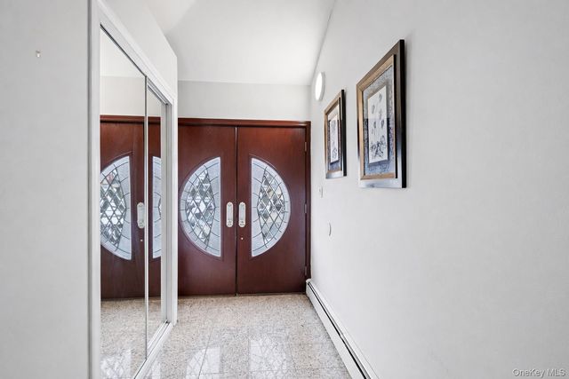 11 W Hitchcock Avenue, Floral Park, NY 11001