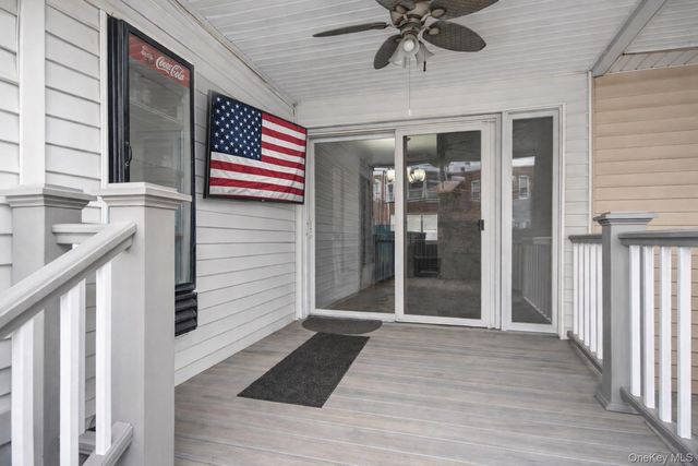 11 W Hitchcock Avenue, Floral Park, NY 11001