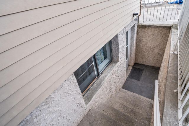 11 W Hitchcock Avenue, Floral Park, NY 11001