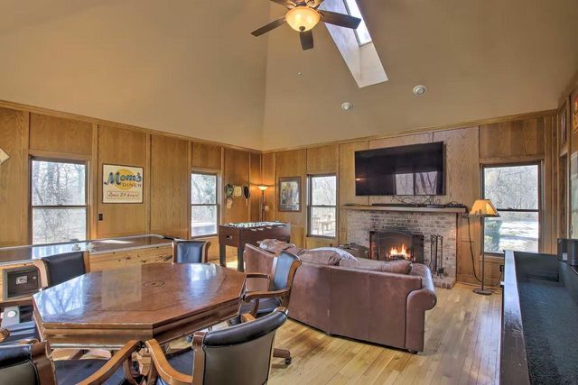 6993 Applewood Drive, Madison, WI 53719