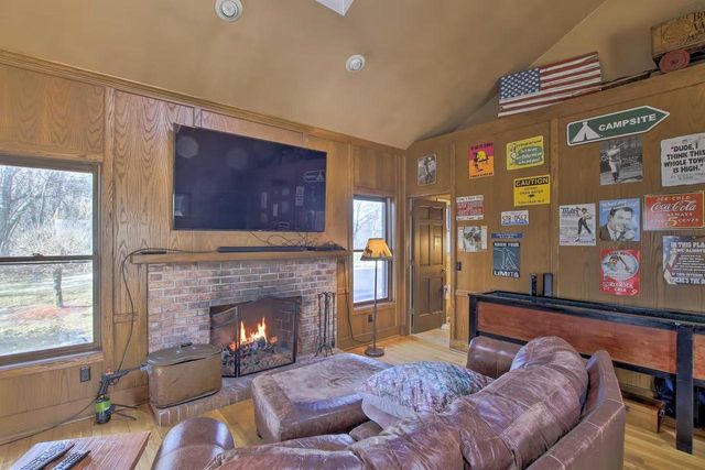 6993 Applewood Drive, Madison, WI 53719