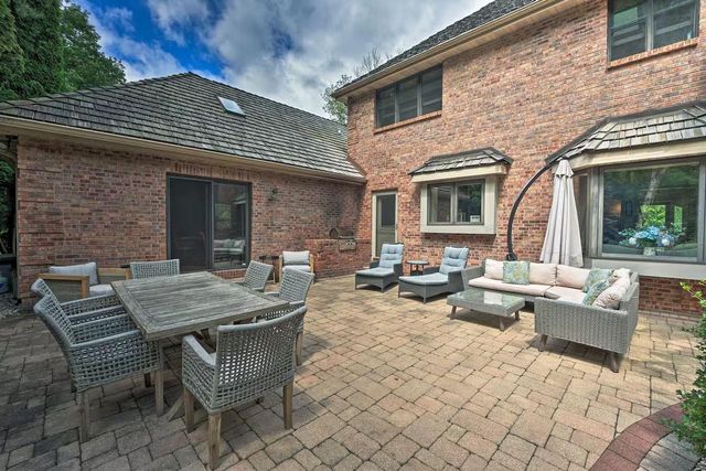 6993 Applewood Drive, Madison, WI 53719