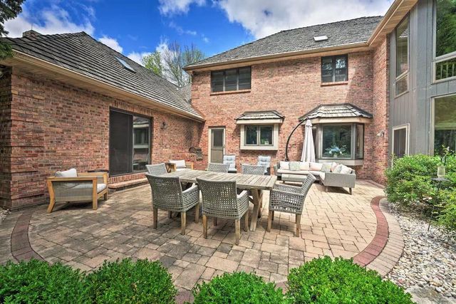 6993 Applewood Drive, Madison, WI 53719
