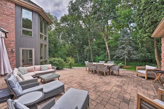 6993 Applewood Drive, Madison, WI 53719